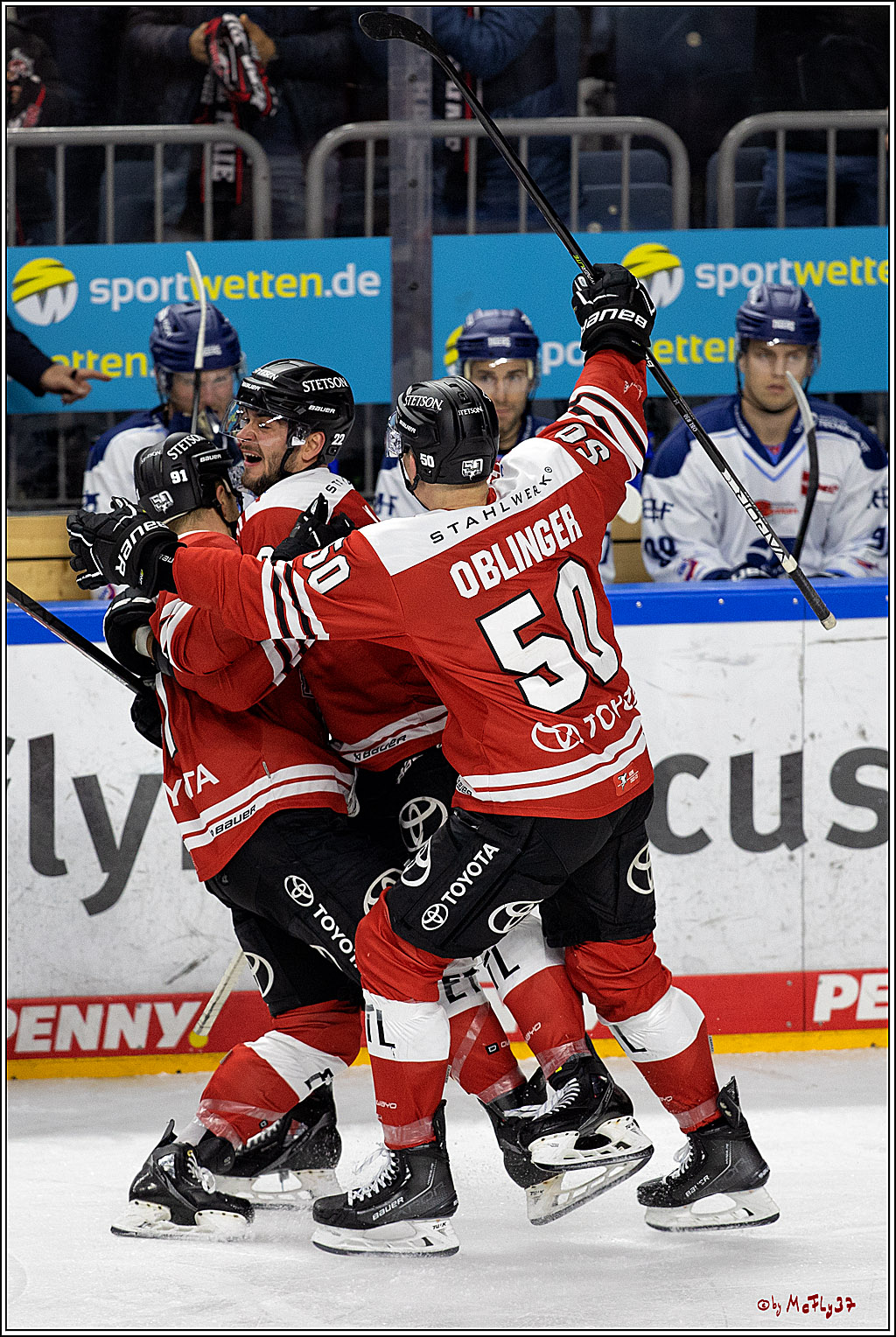 PENNY DEL;  Kölner Haie - Straubing Tigers; Köln, 09.10.2022